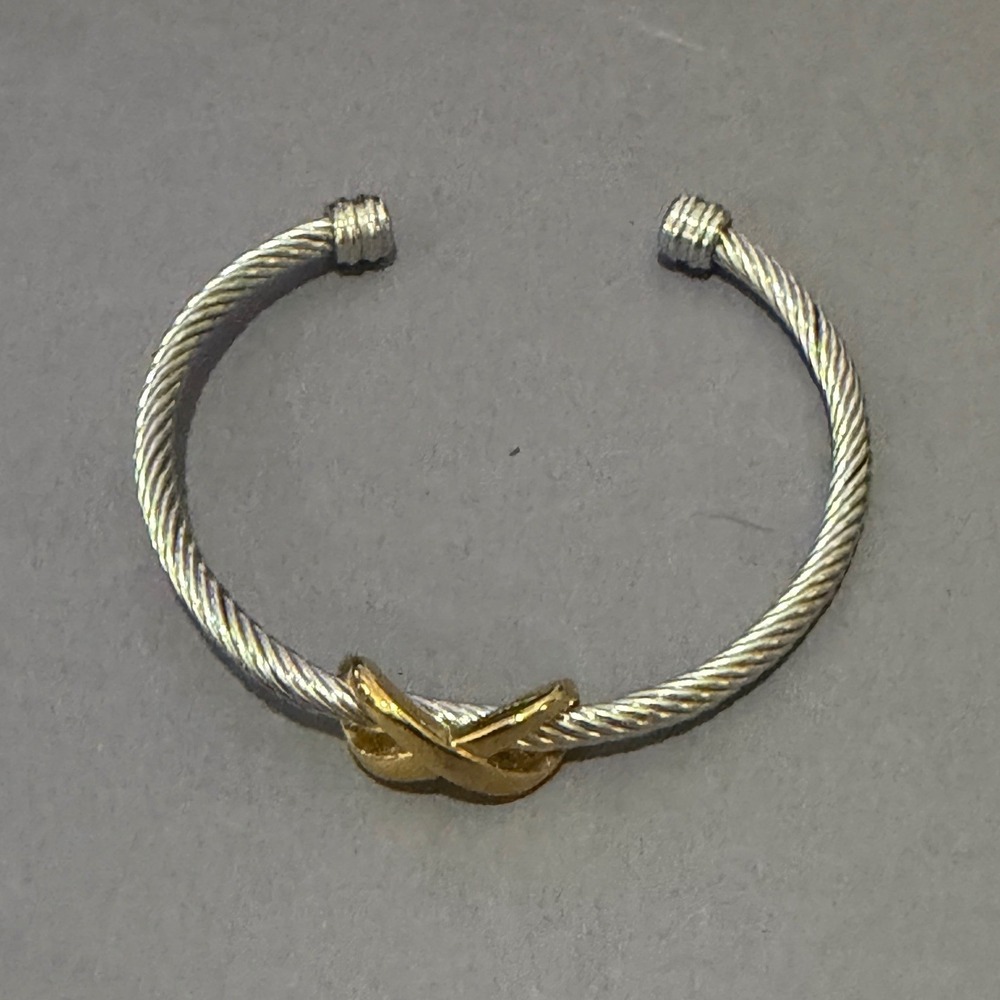Cable Wire X Knot Cuff Bracelet Women 7.25 Silver Gold Silver Two Tone Unbranded